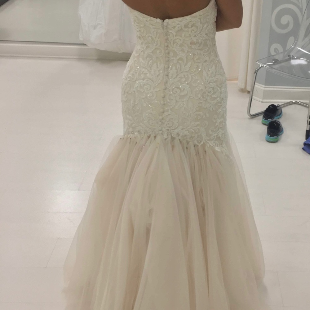 WEDDING DRESS - Picture 3 of 5